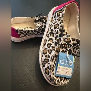 Leopard & pink Hey Dudes Youth size 2/3 never worn, NWT